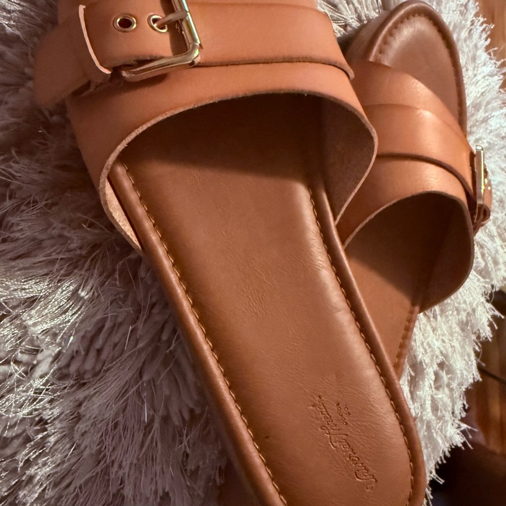 Universal Thread Tan Slide Sandals